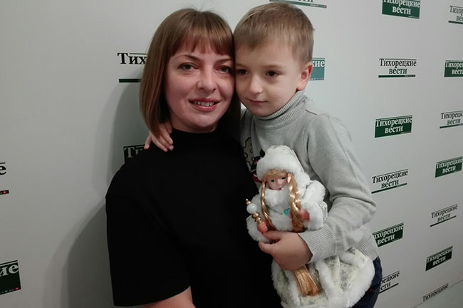 Подарок Максима Воронина получили супруга Людмила и младший сын Ваня