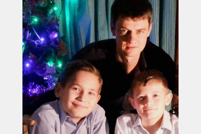Денис БАТОВ с сыновьями