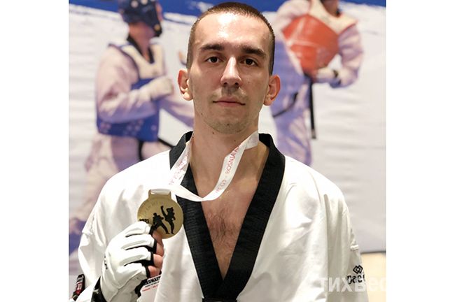 Дмитрий Артюхов одержал победу на международном рейтинговом турнире.