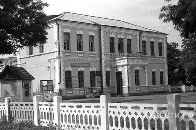 Железнодорожный клуб в Тихорецке (сейчас клуб им. Меньшикова).